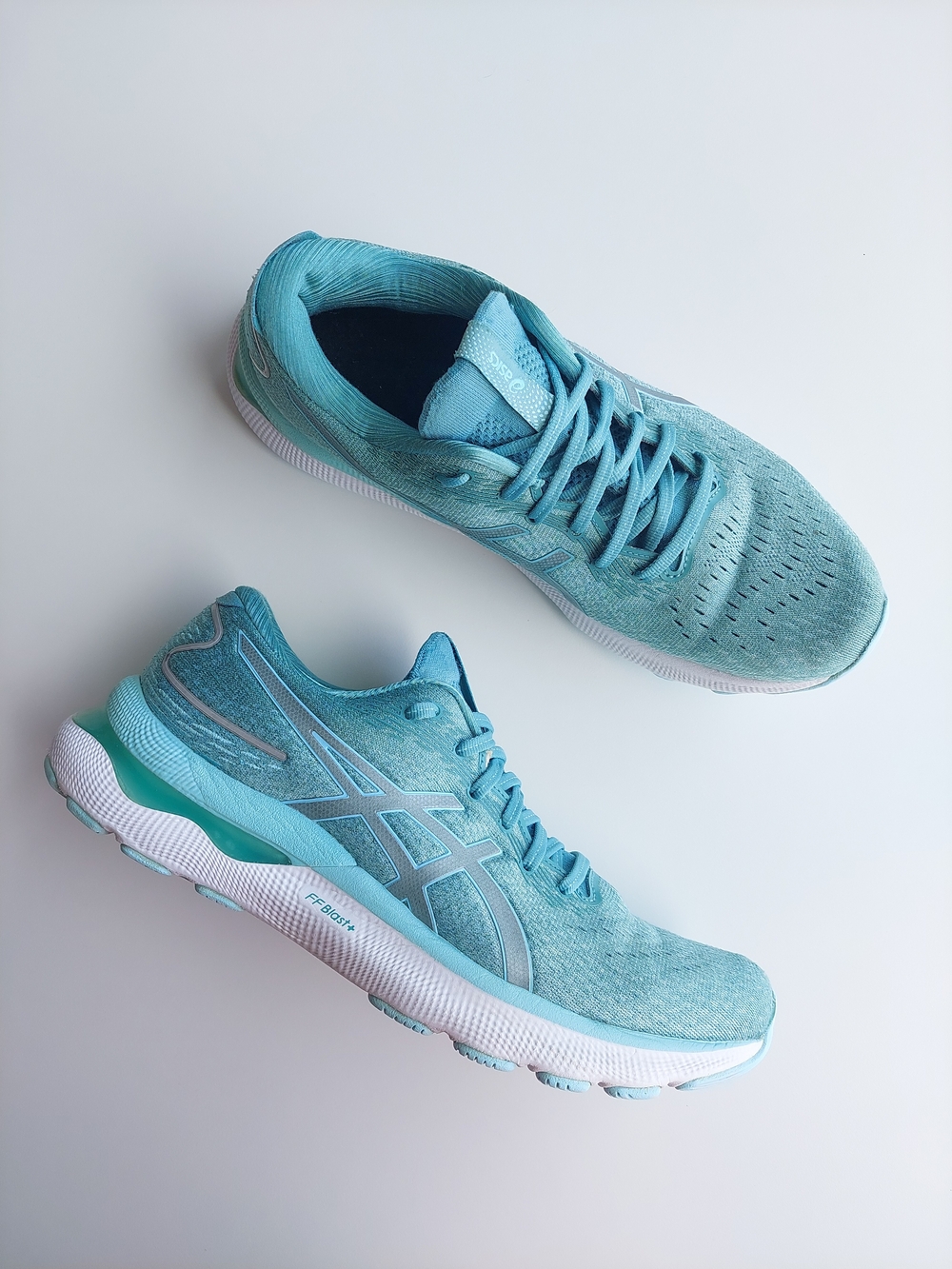 ASICS Gel-Nimbus 24 Women's US 11 Unisex Running Shoes Sneakers Turquoise